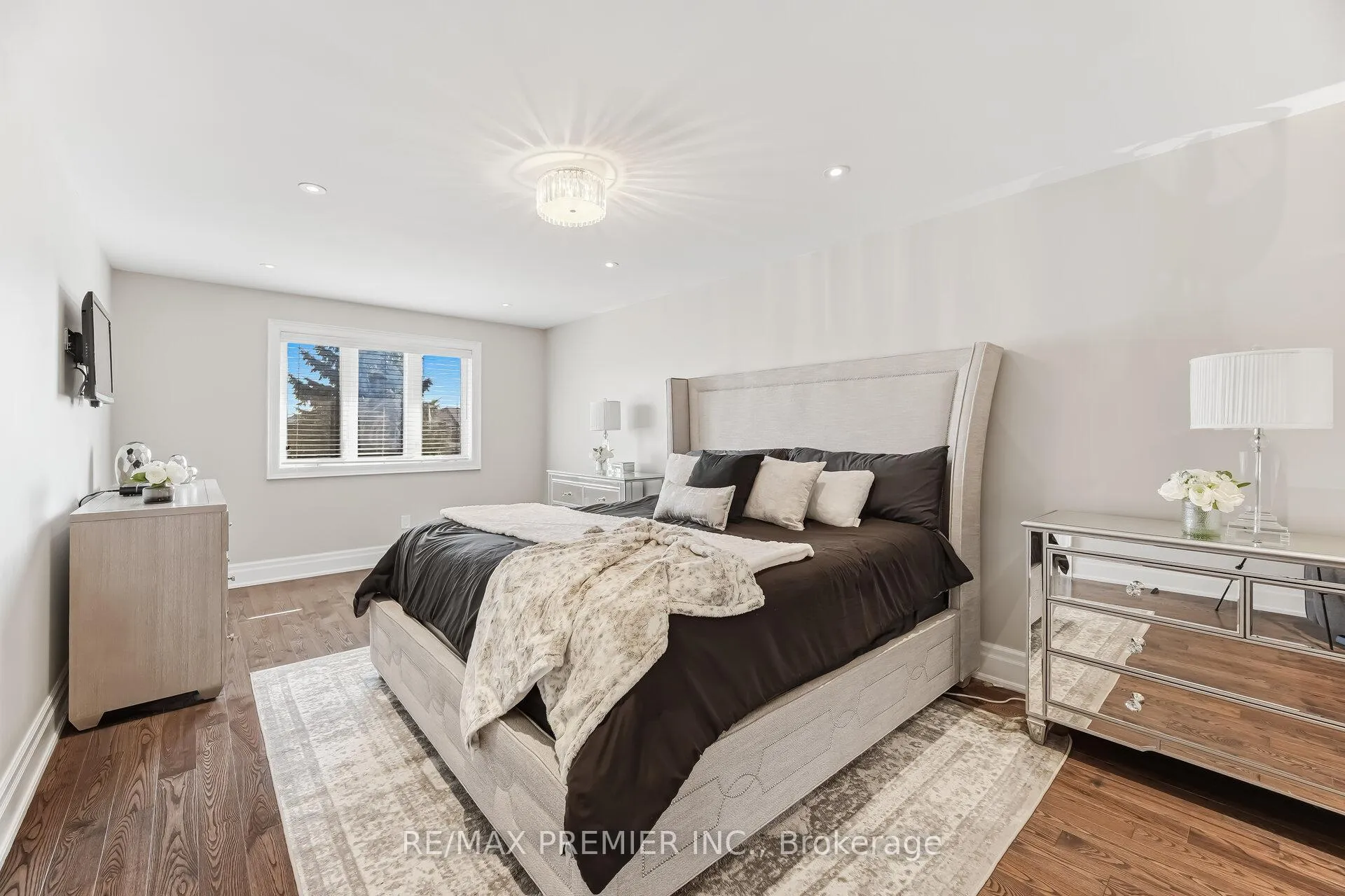 Photo 28 of 26 Mapes Avenue, Vaughan, West Woodbridge — HOMEH