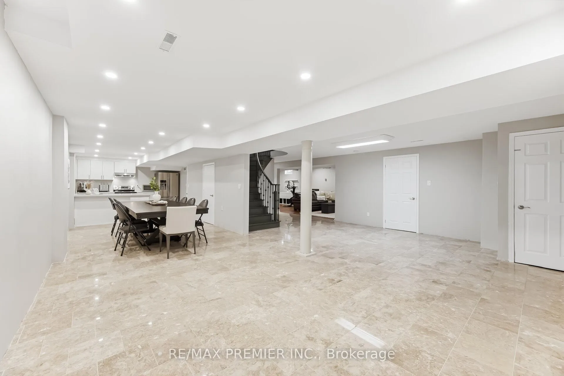 Photo 41 of 26 Mapes Avenue, Vaughan, West Woodbridge — HOMEH