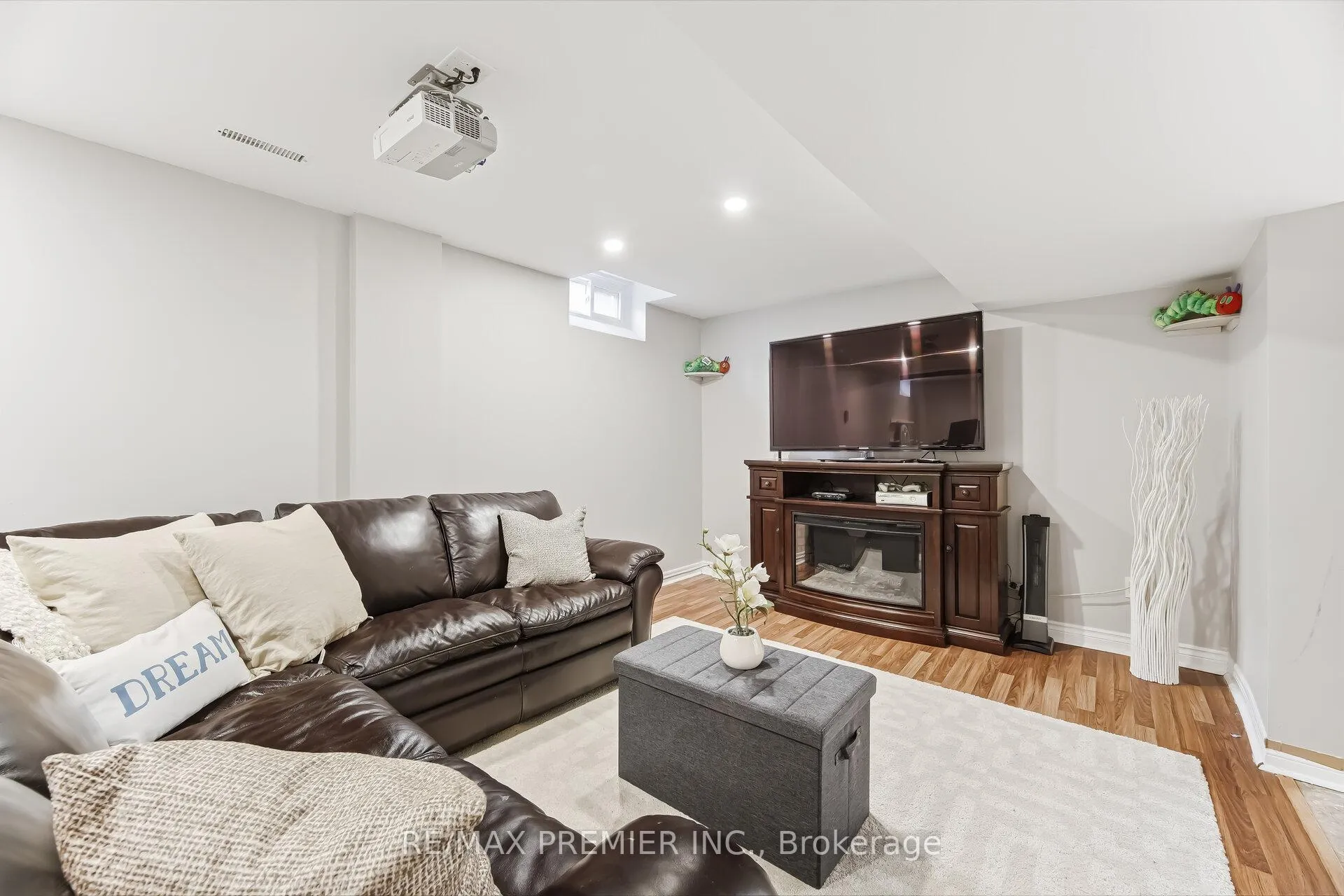 Photo 46 of 26 Mapes Avenue, Vaughan, West Woodbridge — HOMEH