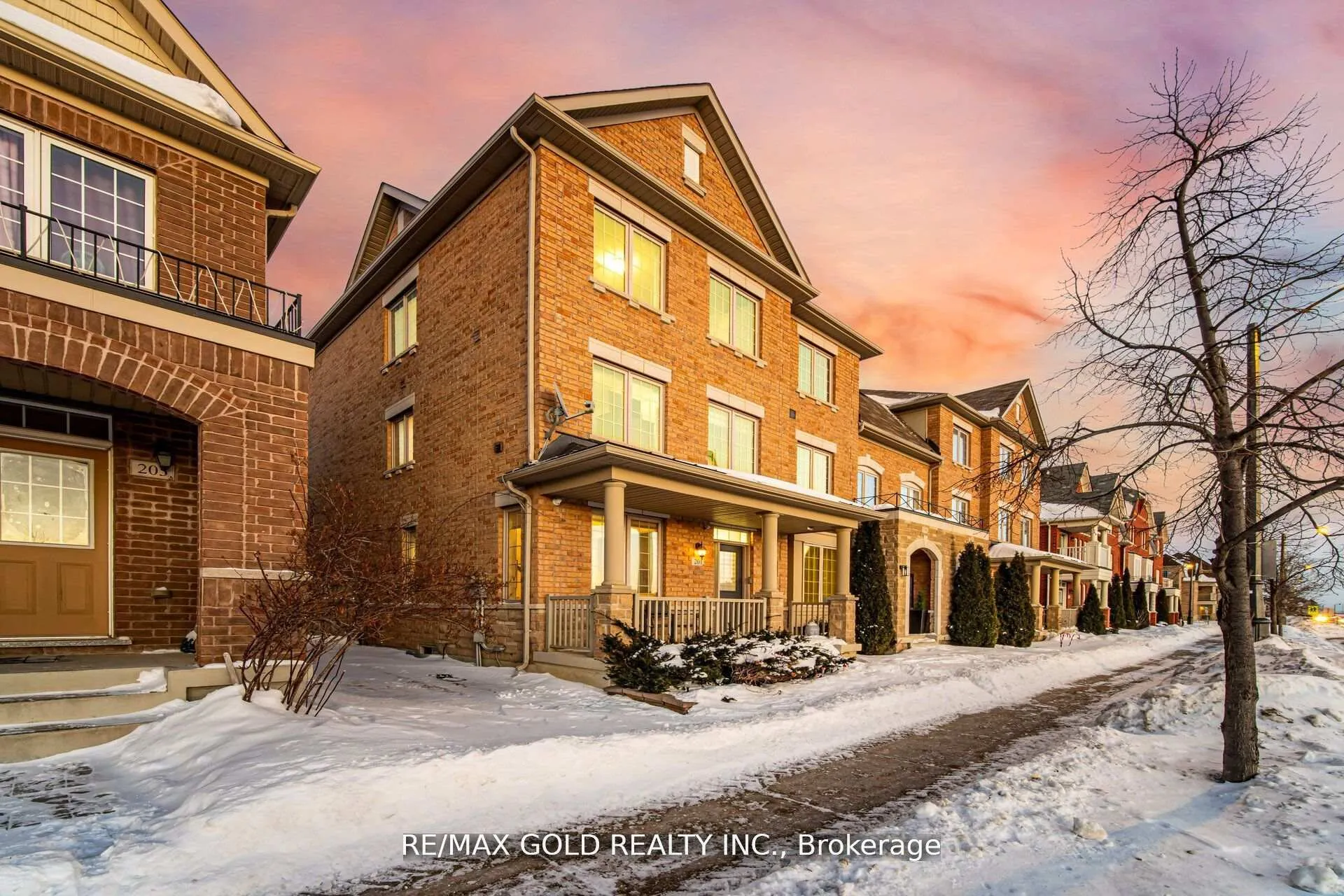 Photo 1 of 201 Barons Street, Vaughan, Kleinburg — HOMEH