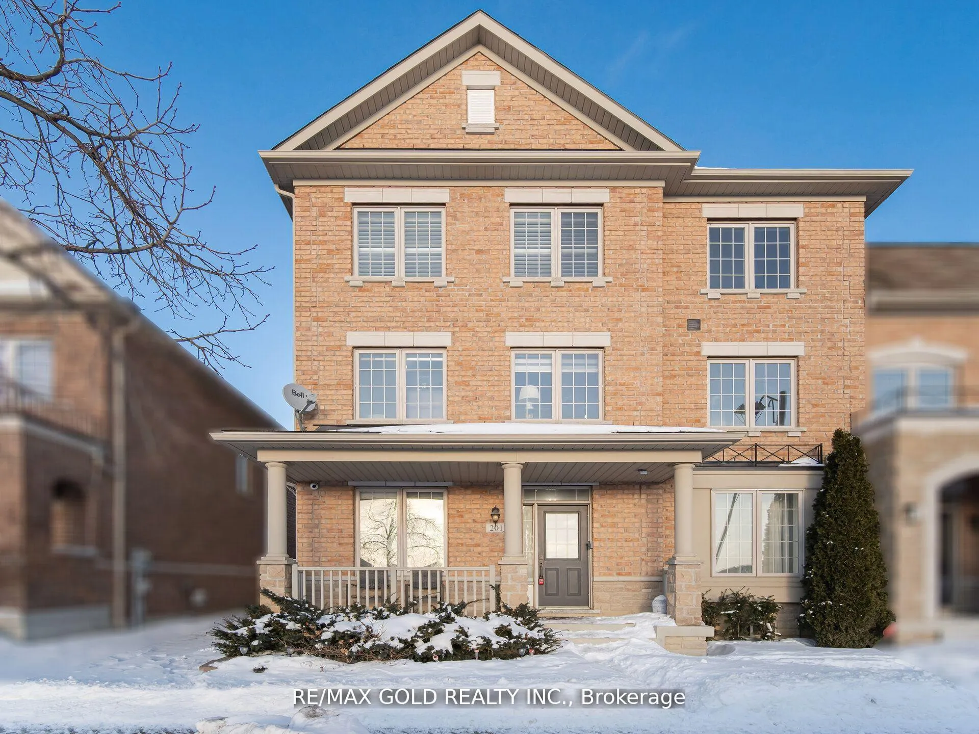 Photo 4 of 201 Barons Street, Vaughan, Kleinburg — HOMEH