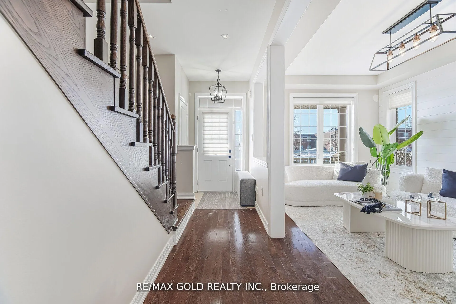 Photo 6 of 201 Barons Street, Vaughan, Kleinburg — HOMEH