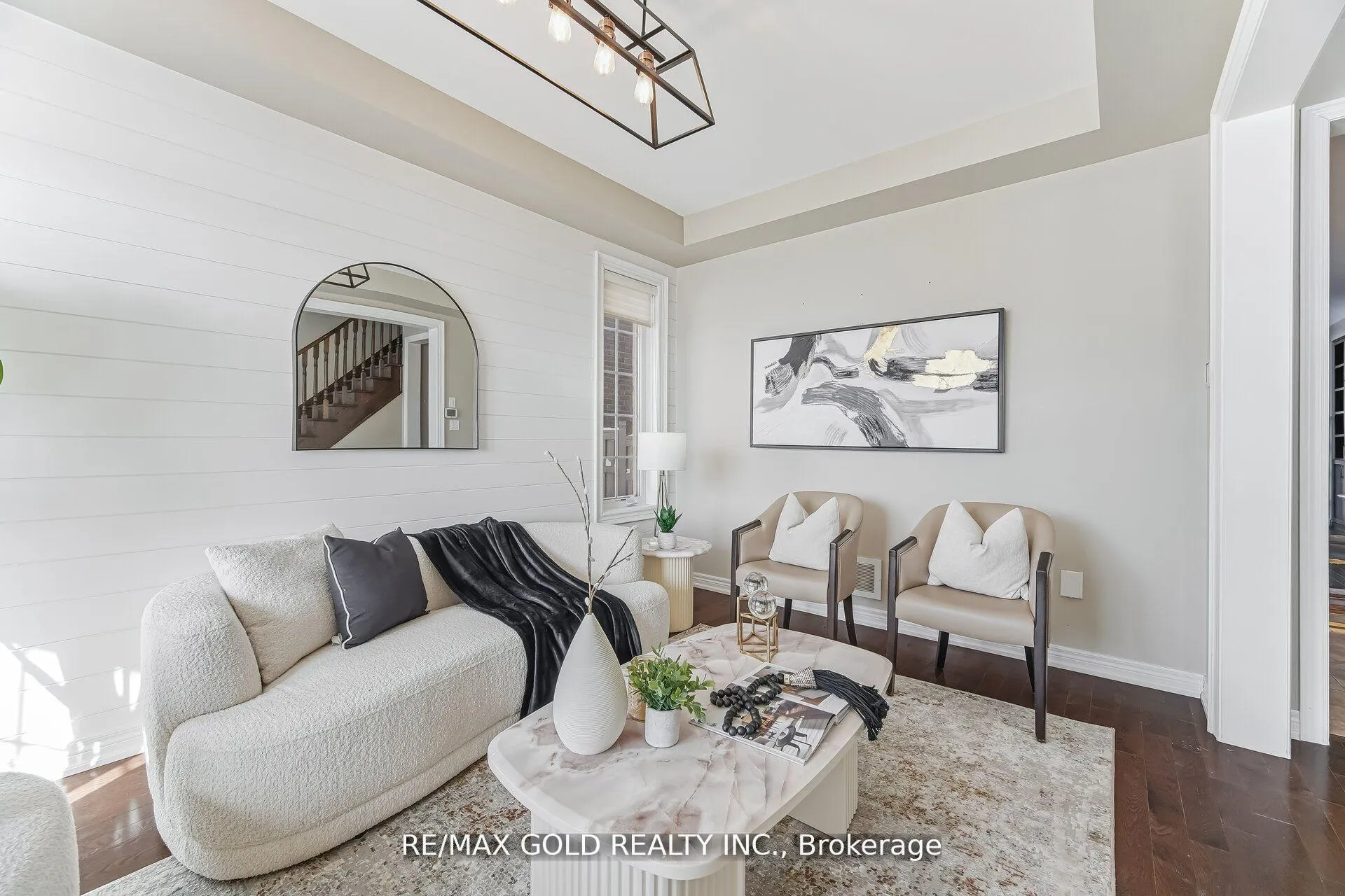 Photo 9 of 201 Barons Street, Vaughan, Kleinburg — HOMEH