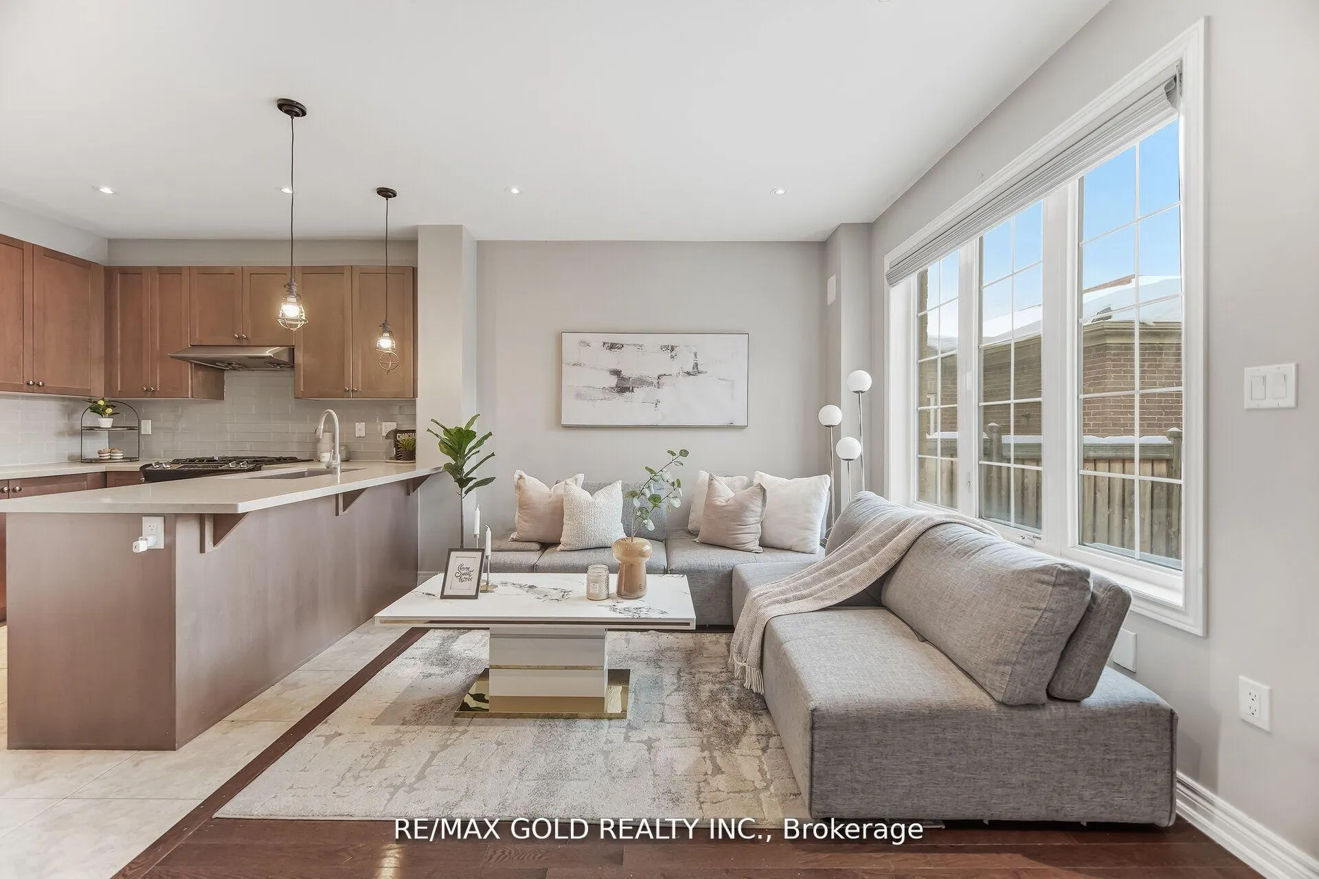 Photo 16 of 201 Barons Street, Vaughan, Kleinburg — HOMEH