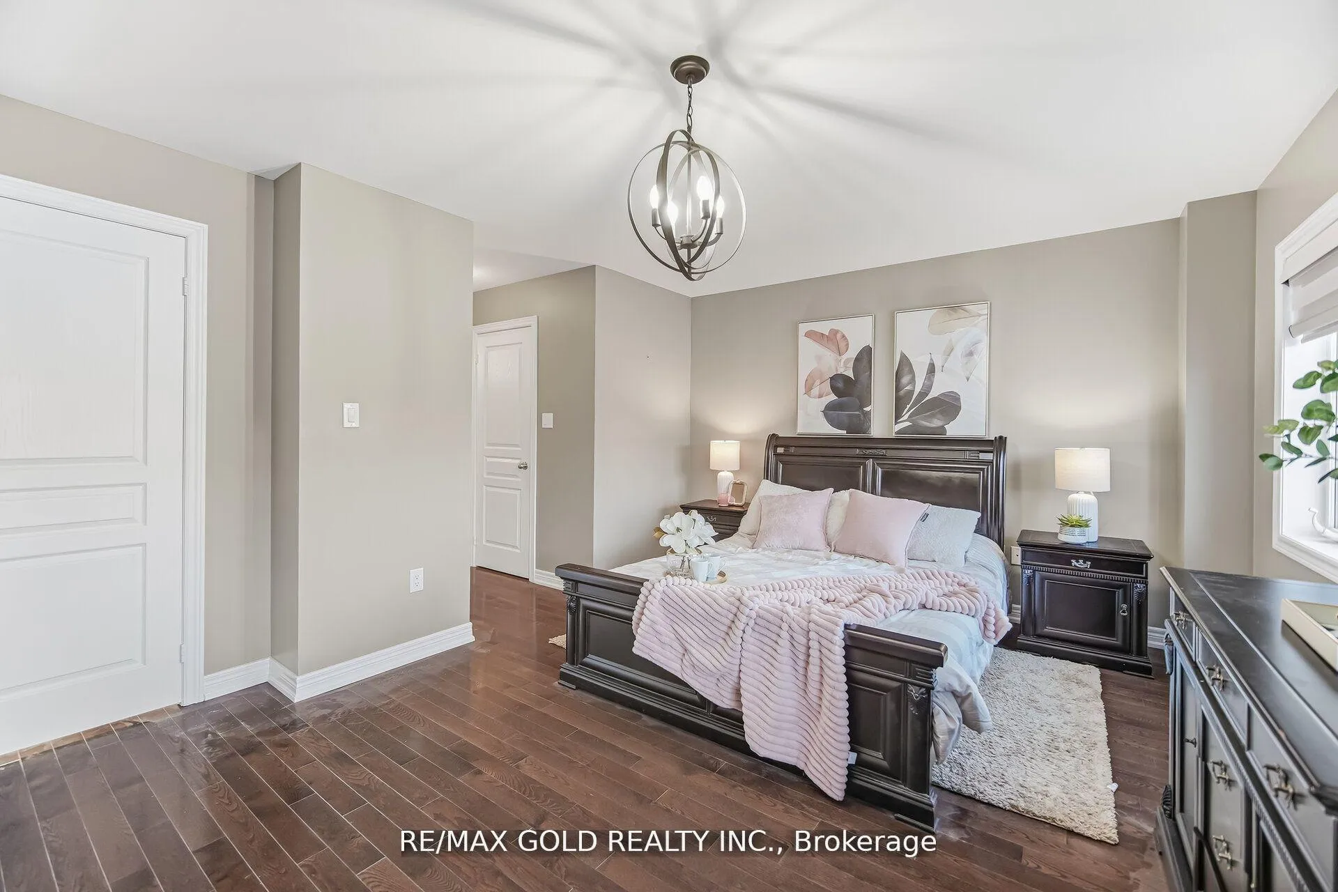 Photo 23 of 201 Barons Street, Vaughan, Kleinburg — HOMEH