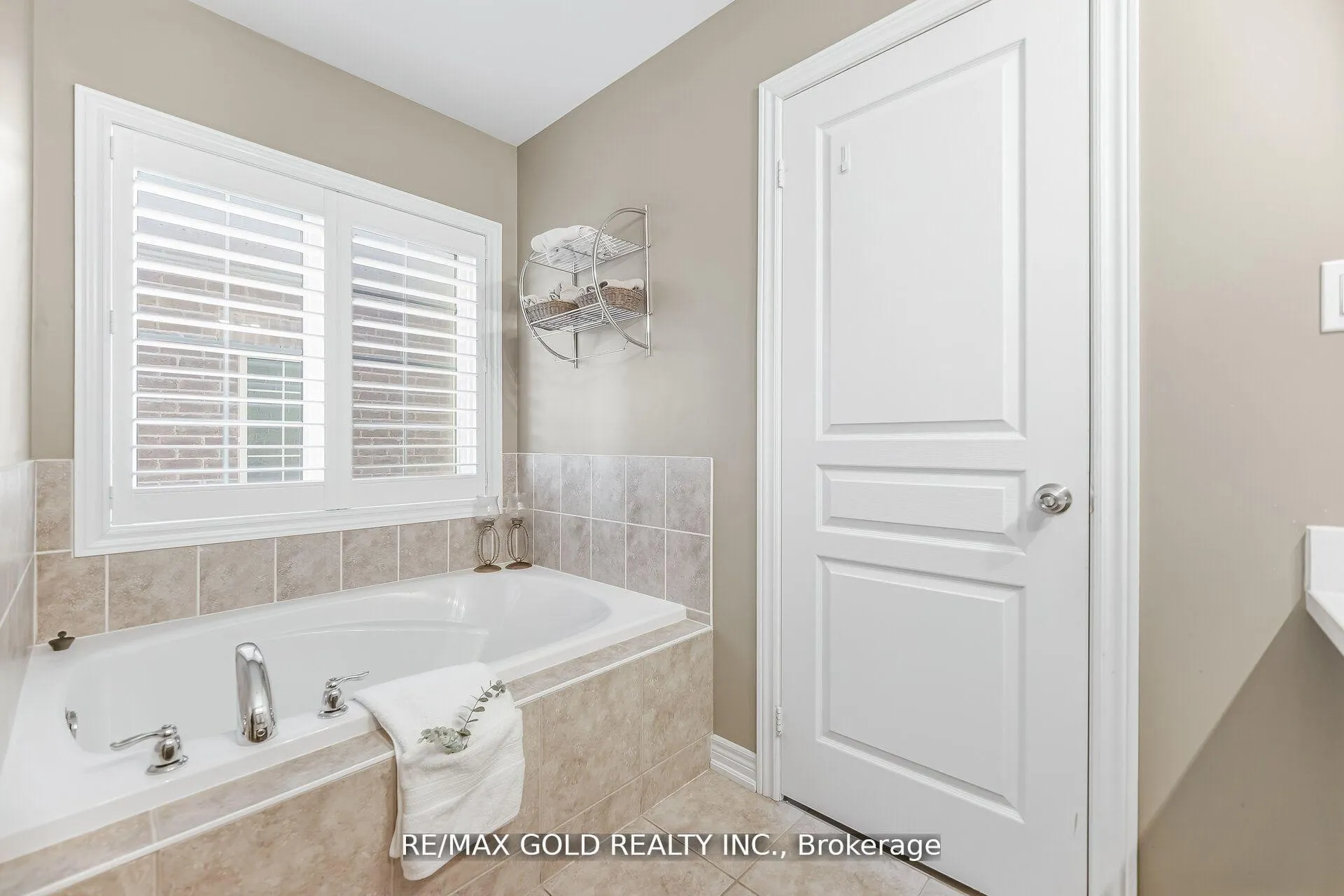 Photo 26 of 201 Barons Street, Vaughan, Kleinburg — HOMEH