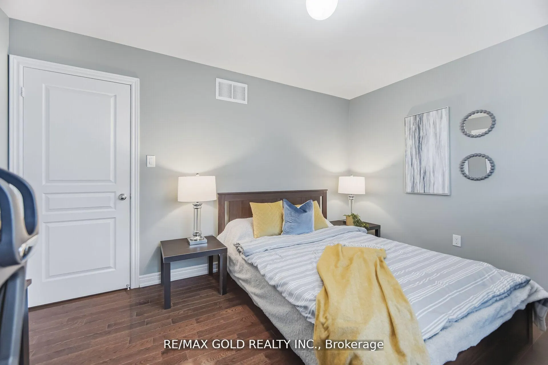 Photo 29 of 201 Barons Street, Vaughan, Kleinburg — HOMEH