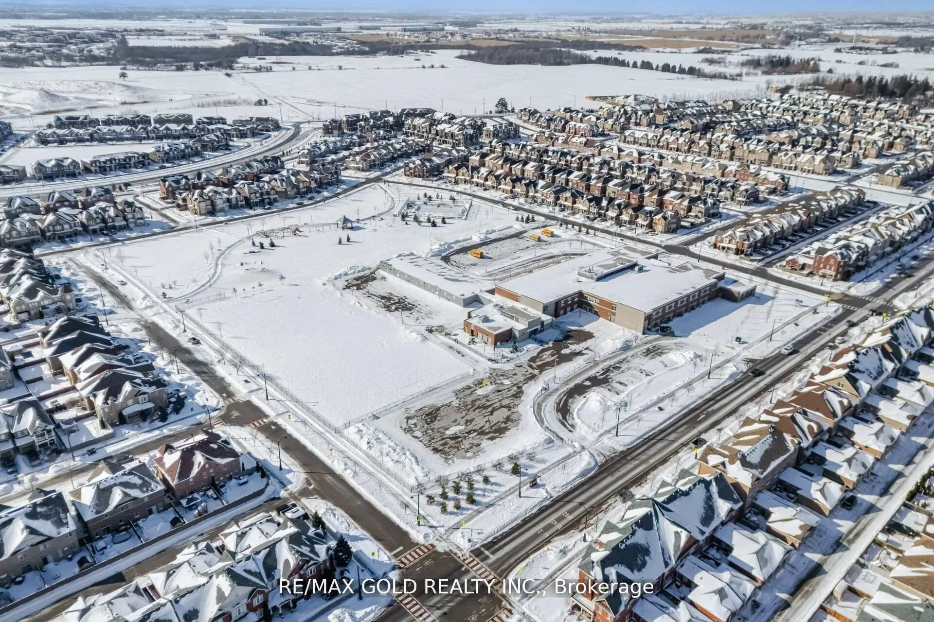 Photo 42 of 201 Barons Street, Vaughan, Kleinburg — HOMEH