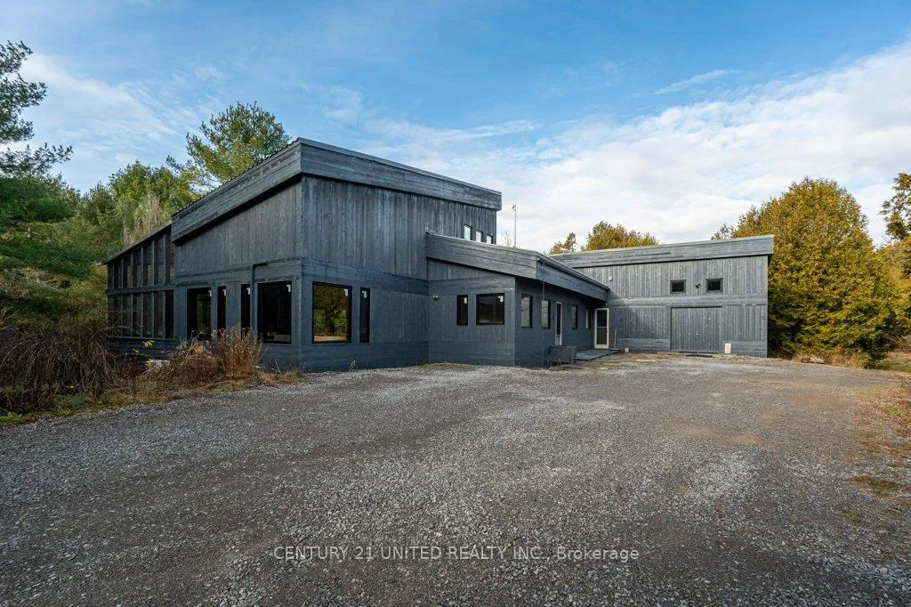 Front of 1080 Clydesdale Road