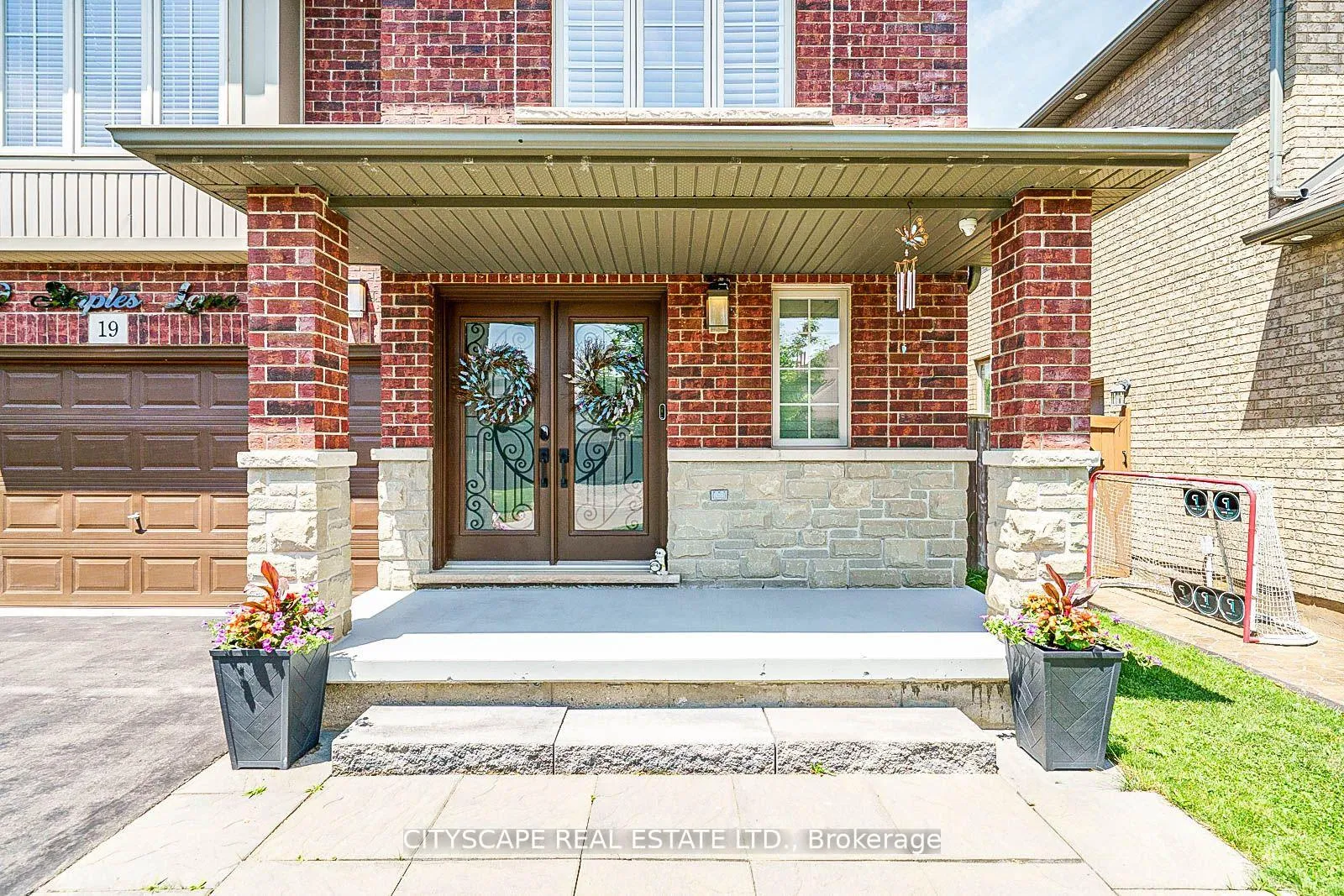 Photo 2 of 19 Staples Lane, Hamilton, Binbrook — HOMEH
