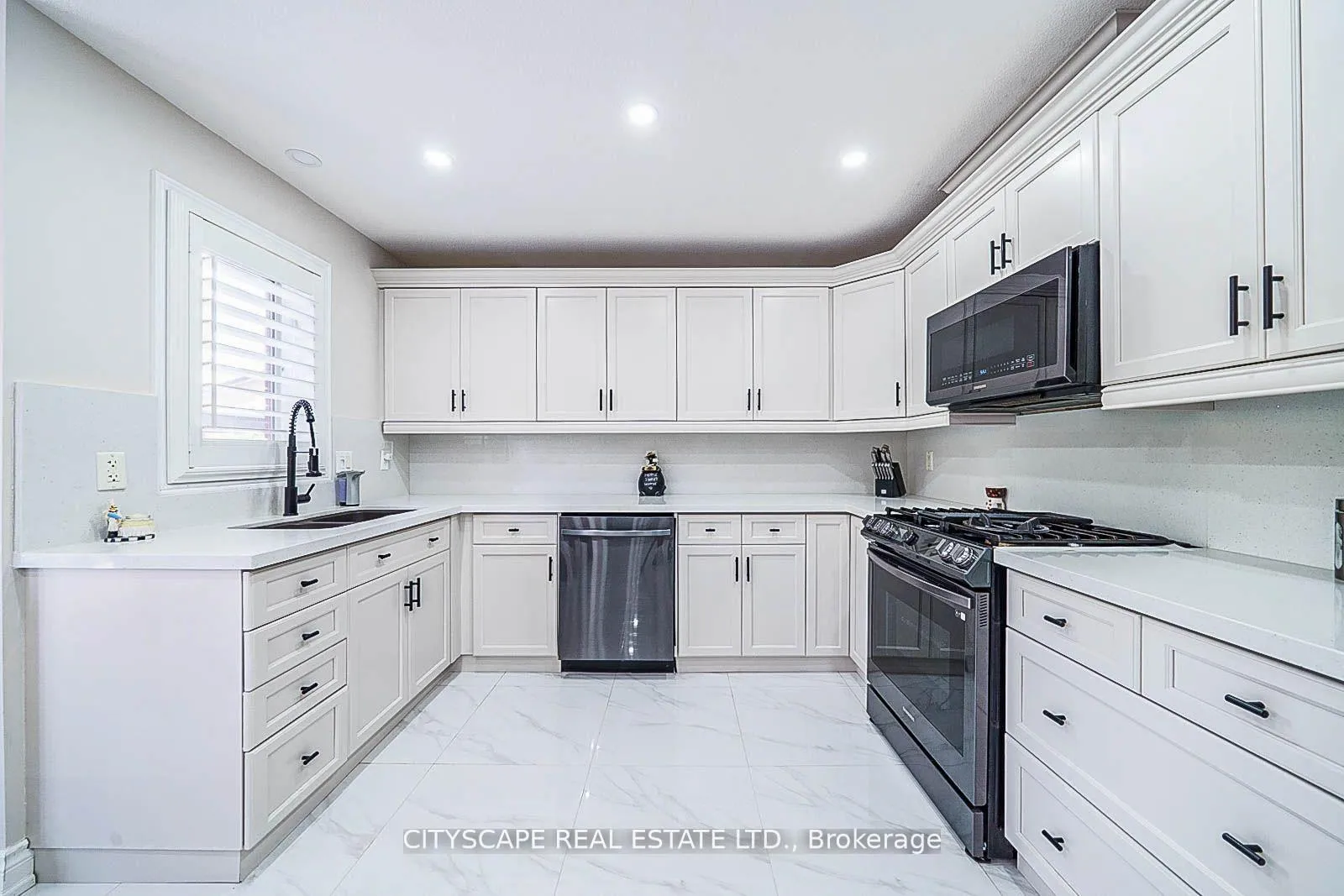 Photo 14 of 19 Staples Lane, Hamilton, Binbrook — HOMEH