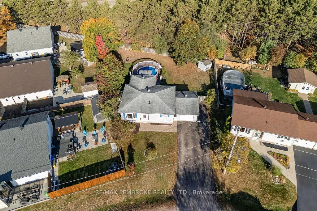 Photo 32 of 4 Dutch Drive, Petawawa — HOMEH