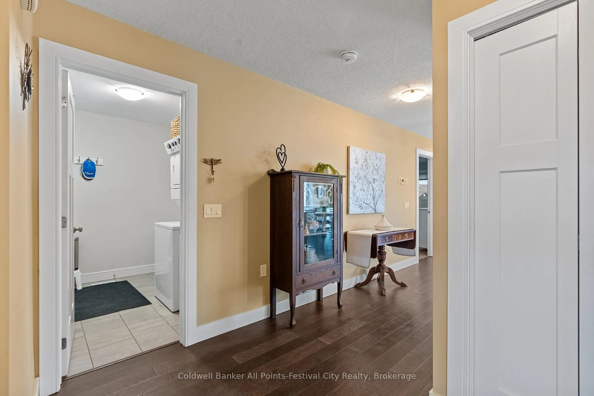Photo 5 of 44 Huron Heights Drive, Ashfield-Colborne-Wawanosh, Colborne — HOMEH