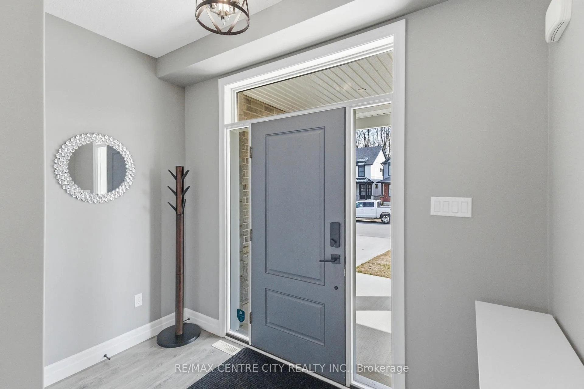 Photo 5 of 85 Mill Pond Crescent, Thames Centre, Rural Thames Centre — HOMEH