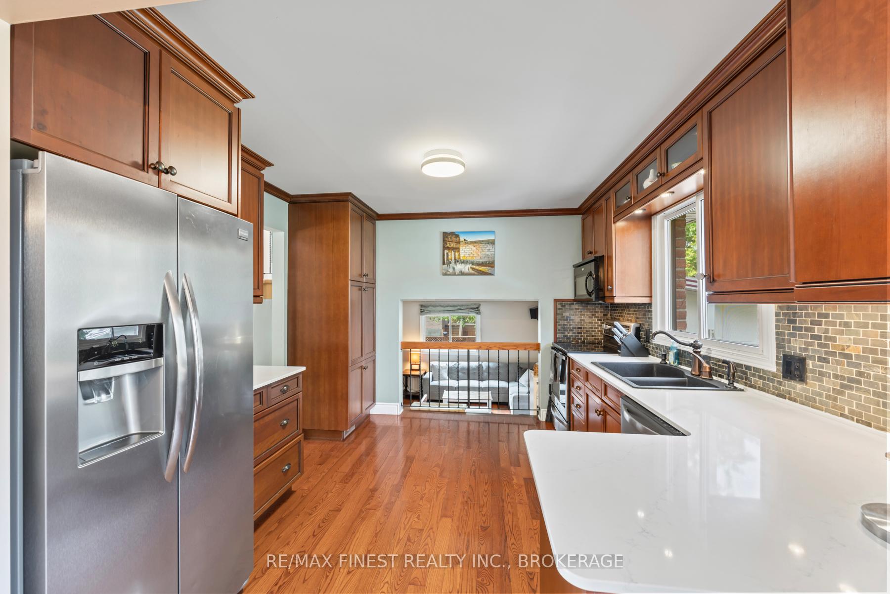 Photo 14 of 1059 Pembridge Crescent, Kingston, North of Taylor-Kidd Blvd — HOMEH