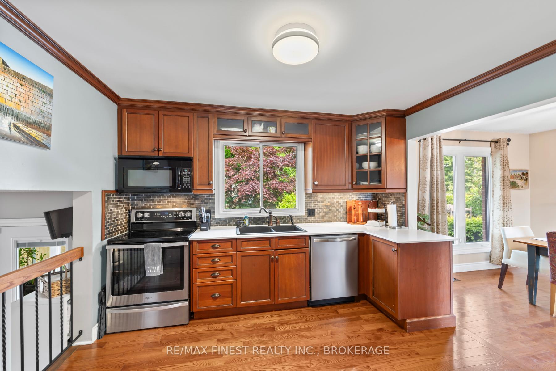 Photo 16 of 1059 Pembridge Crescent, Kingston, North of Taylor-Kidd Blvd — HOMEH
