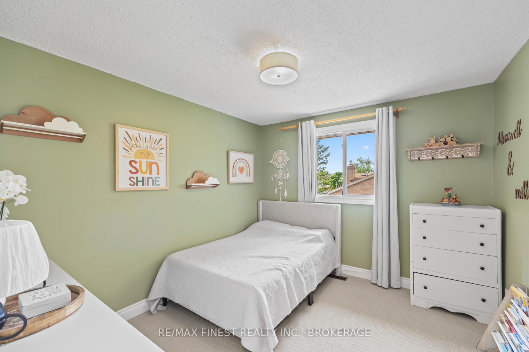 Photo 24 of 1059 Pembridge Crescent, Kingston, North of Taylor-Kidd Blvd — HOMEH
