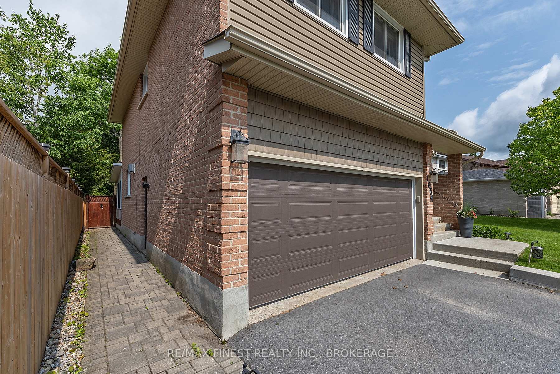 Photo 39 of 1059 Pembridge Crescent, Kingston, North of Taylor-Kidd Blvd — HOMEH