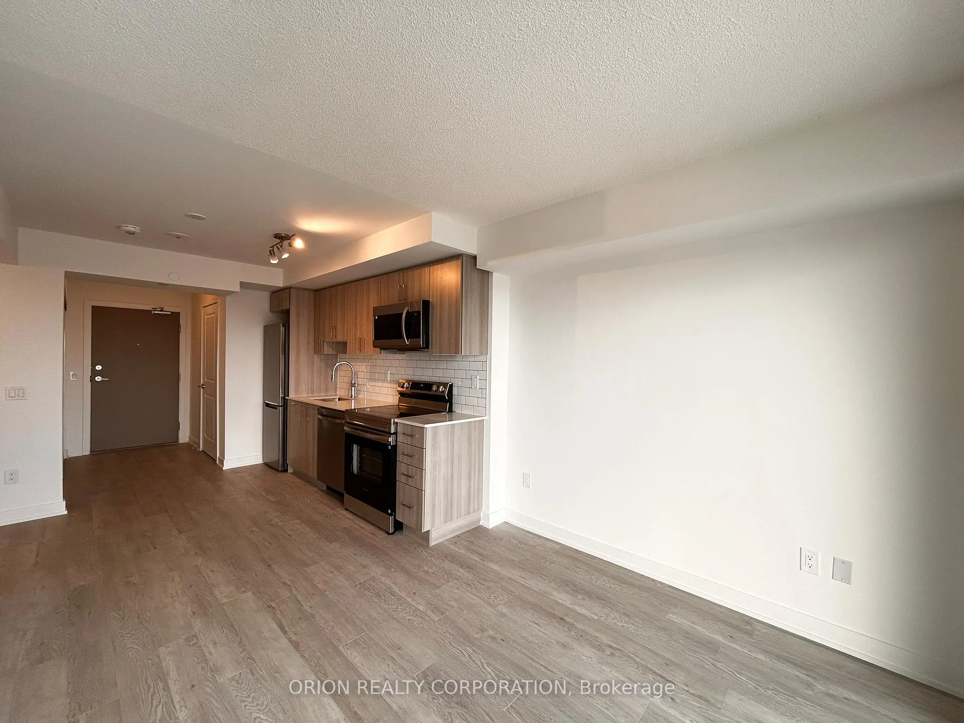 Photo 6 of Unit 2404, 1010 Sandy Beach Road, Pickering, Bay Ridges — HOMEH