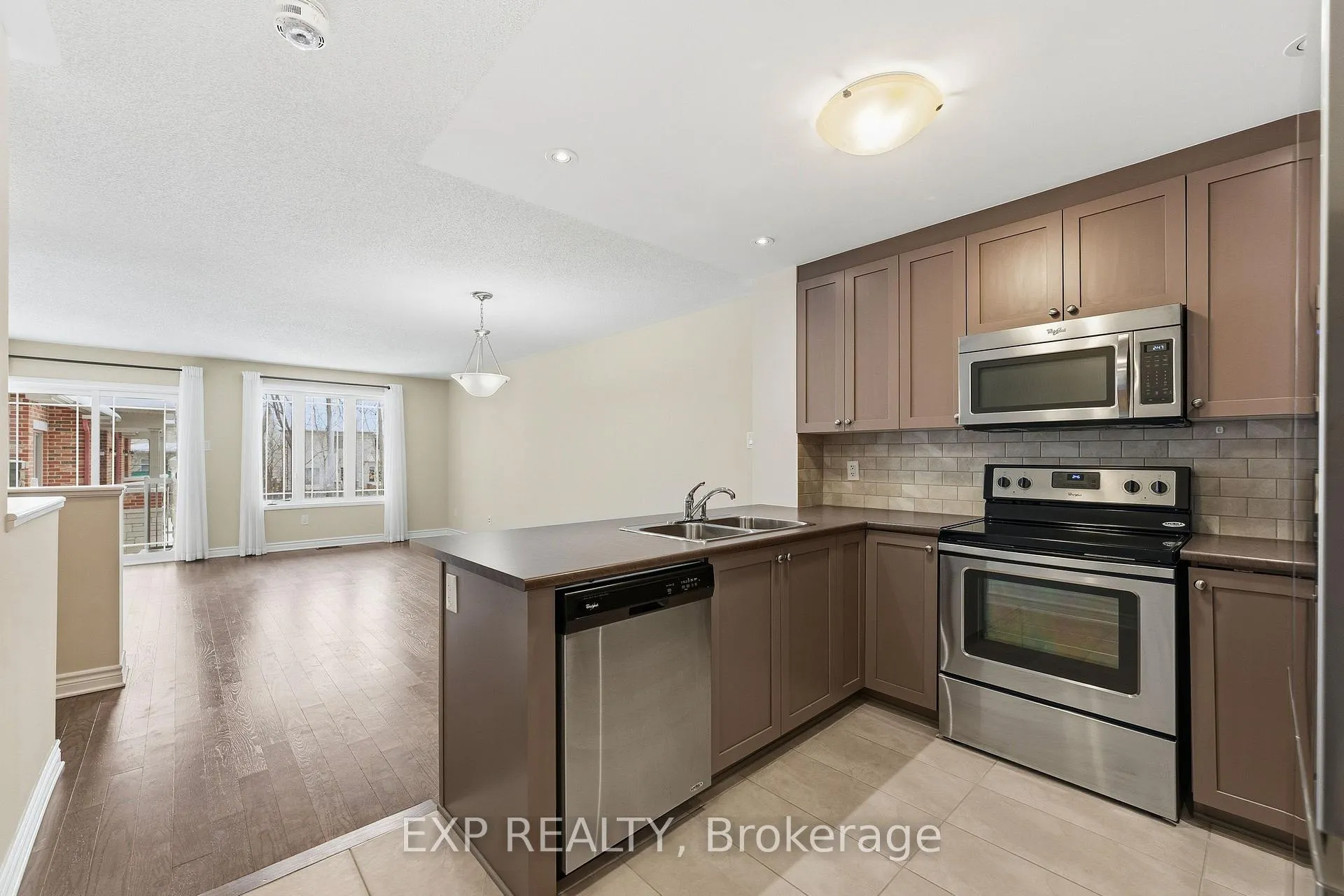 Photo 6 of 634 Danaca Private, Ottawa, Carson Meadows — HOMEH