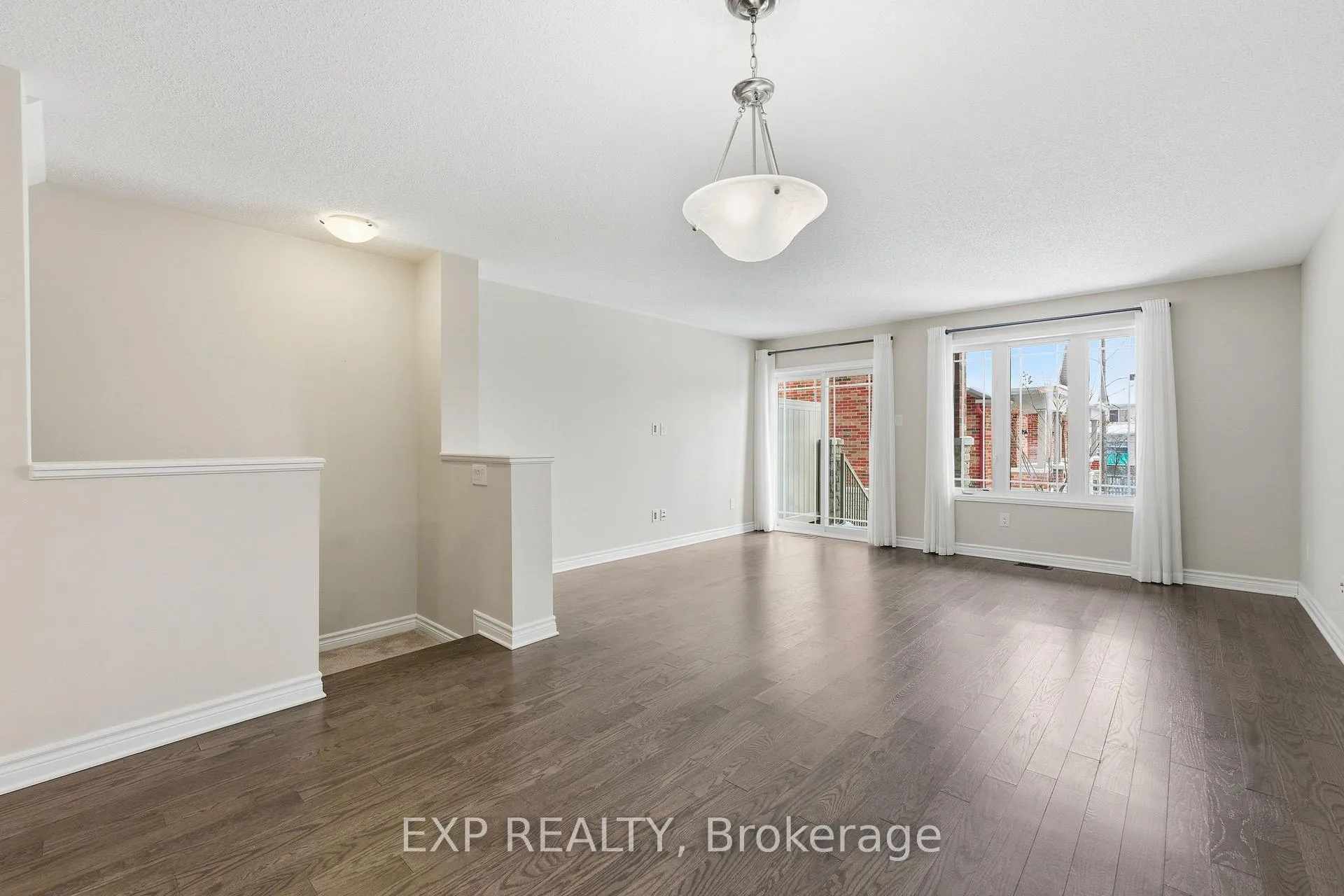 Photo 12 of 634 Danaca Private, Ottawa, Carson Meadows — HOMEH