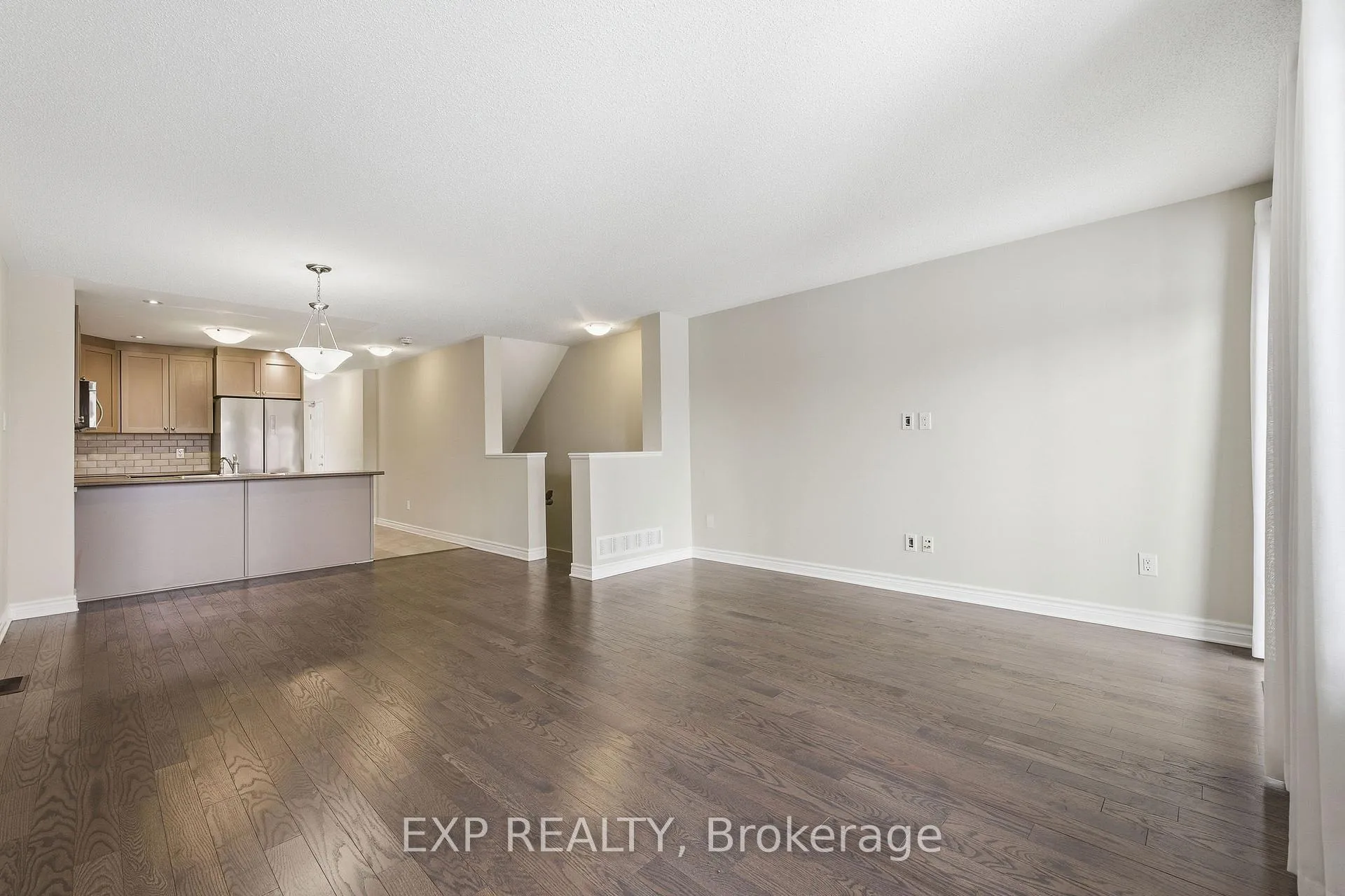 Photo 13 of 634 Danaca Private, Ottawa, Carson Meadows — HOMEH