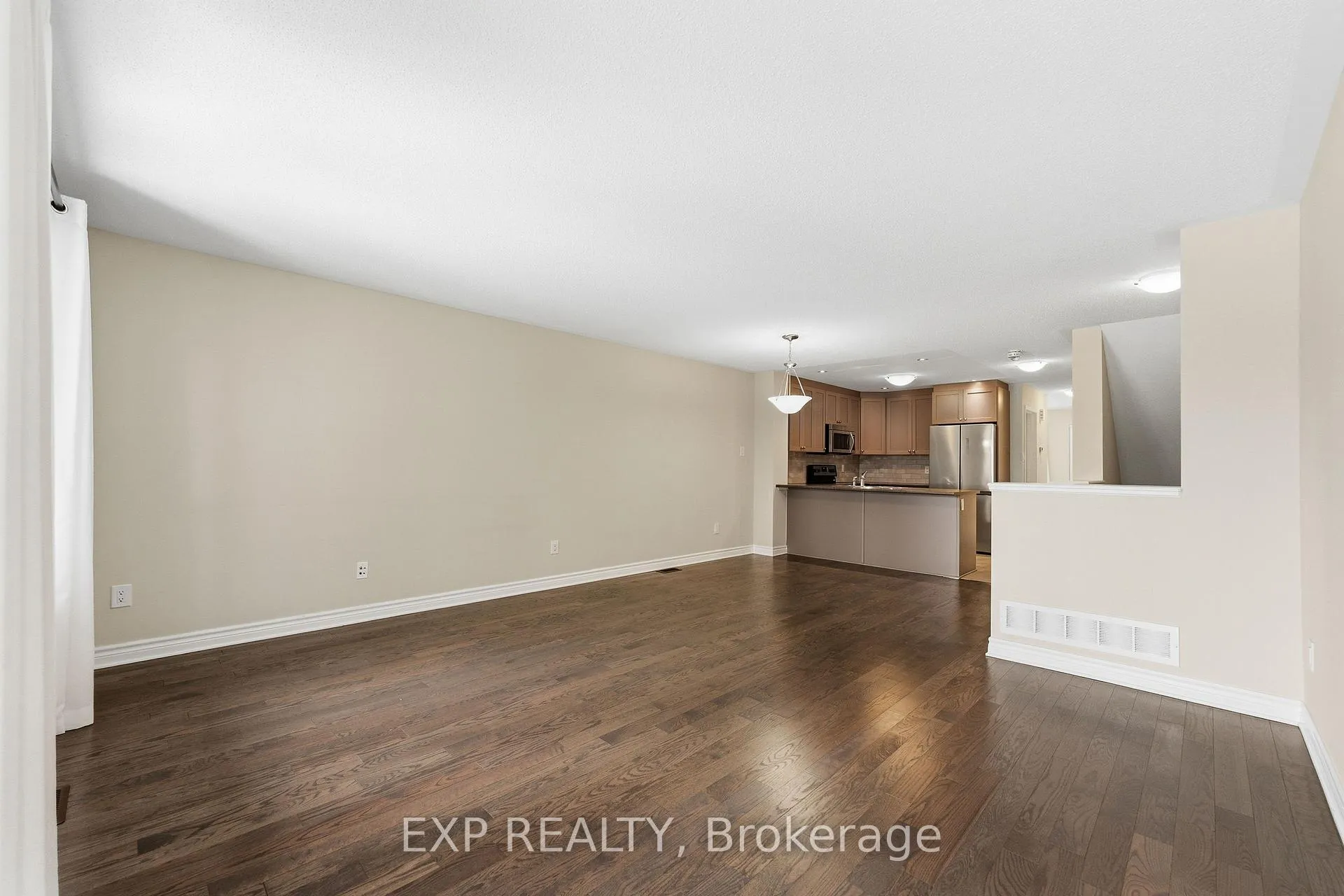 Photo 14 of 634 Danaca Private, Ottawa, Carson Meadows — HOMEH