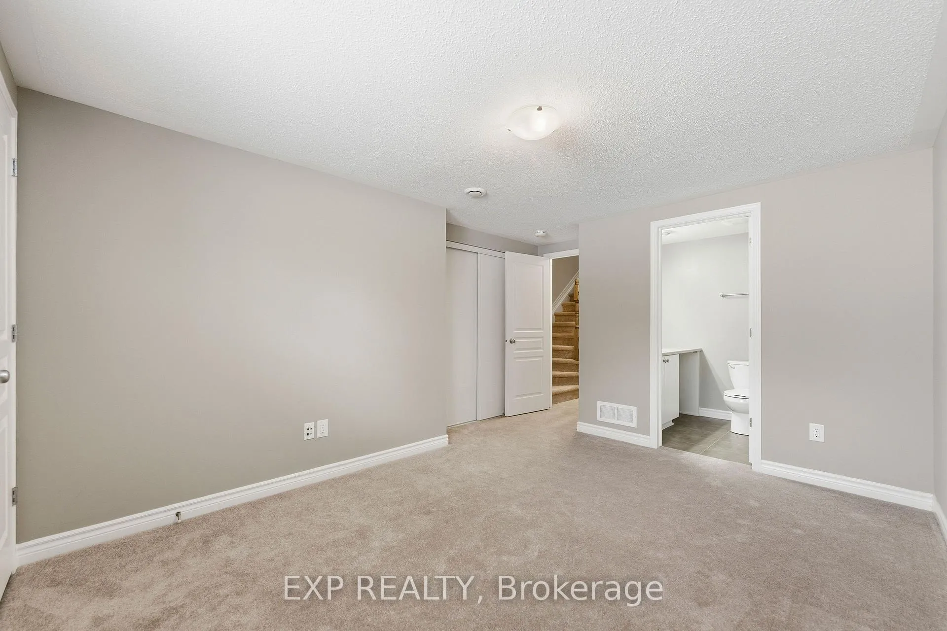 Photo 20 of 634 Danaca Private, Ottawa, Carson Meadows — HOMEH