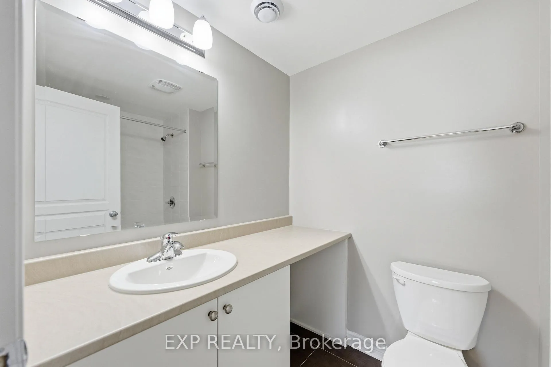 Photo 21 of 634 Danaca Private, Ottawa, Carson Meadows — HOMEH