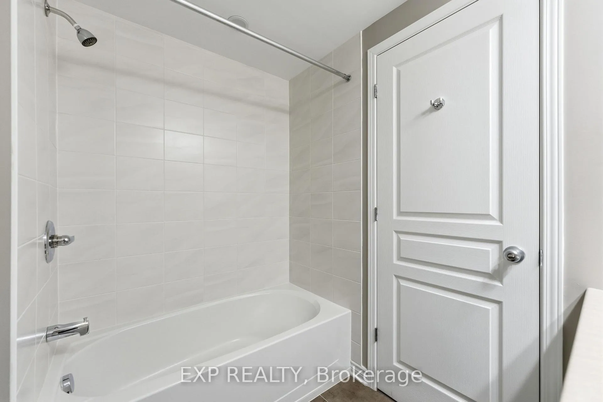 Photo 22 of 634 Danaca Private, Ottawa, Carson Meadows — HOMEH