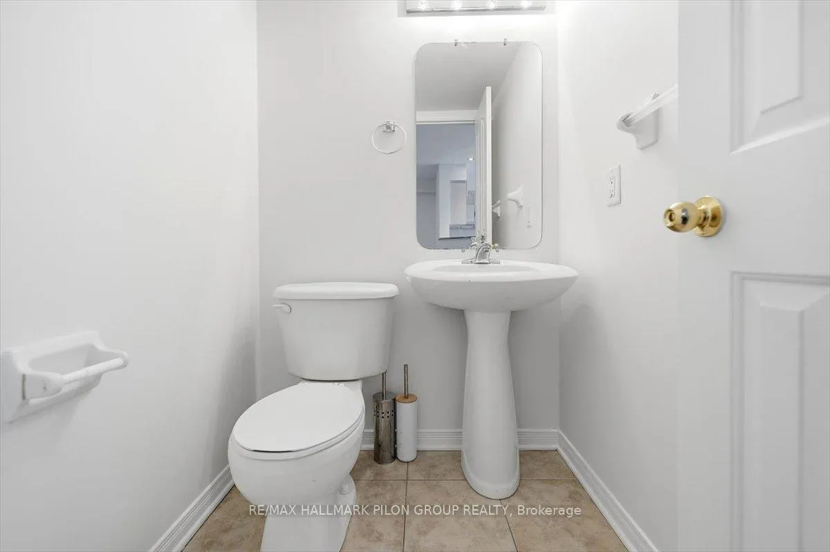 Photo 7 of 2015 Breezewood Street, Ottawa, Springridge/East Village — HOMEH