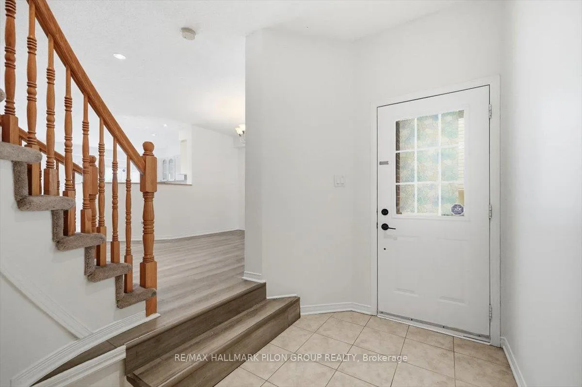 Photo 9 of 2015 Breezewood Street, Ottawa, Springridge/East Village — HOMEH