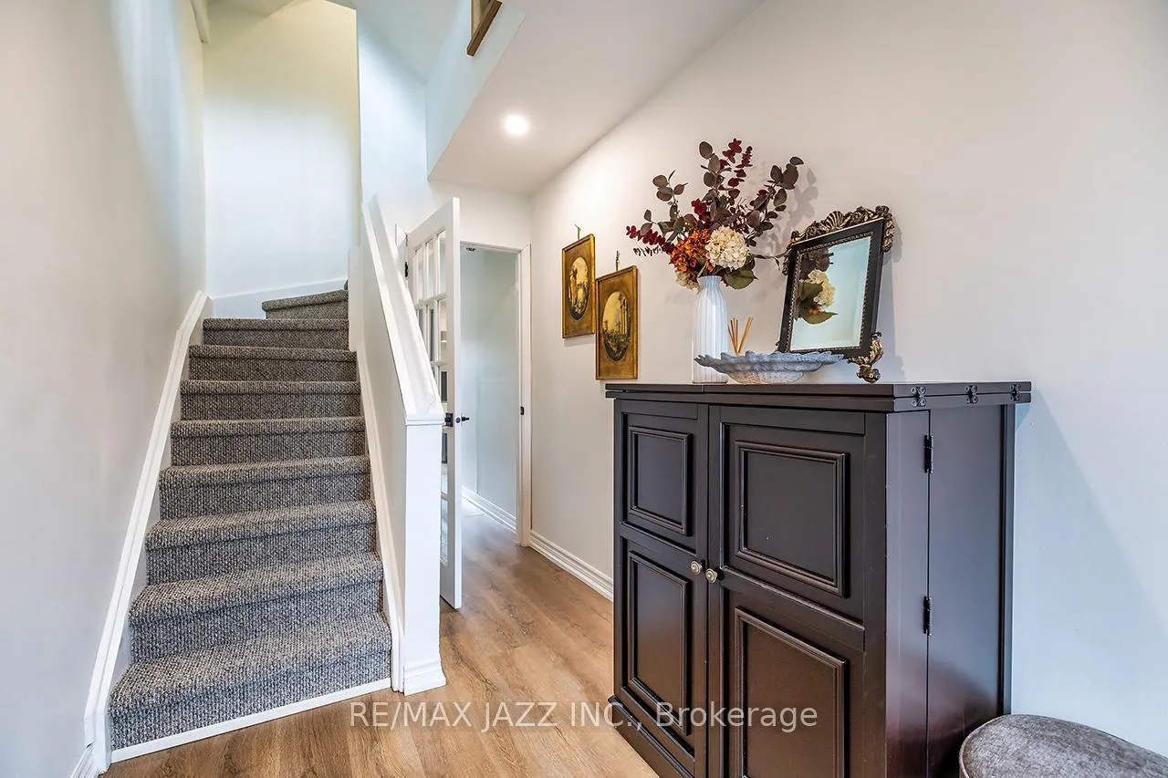 Photo 6 of Unit 77, 77 Park Lane Circle, Clarington, Bowmanville — HOMEH