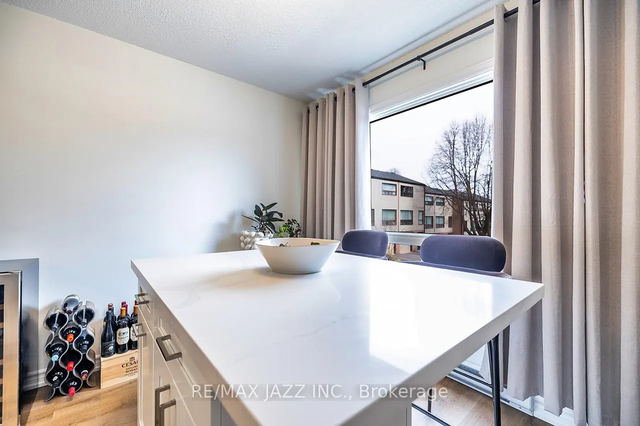 Photo 10 of Unit 77, 77 Park Lane Circle, Clarington, Bowmanville — HOMEH