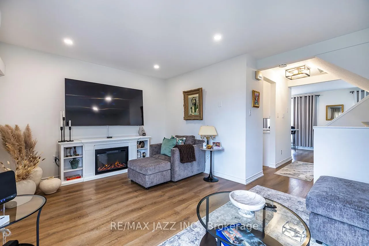 Photo 15 of Unit 77, 77 Park Lane Circle, Clarington, Bowmanville — HOMEH