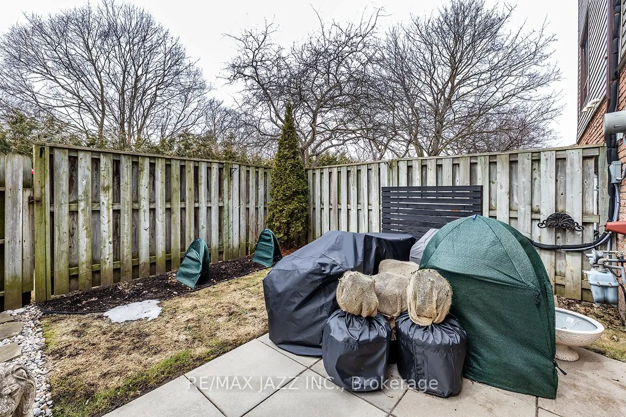 Photo 32 of Unit 77, 77 Park Lane Circle, Clarington, Bowmanville — HOMEH