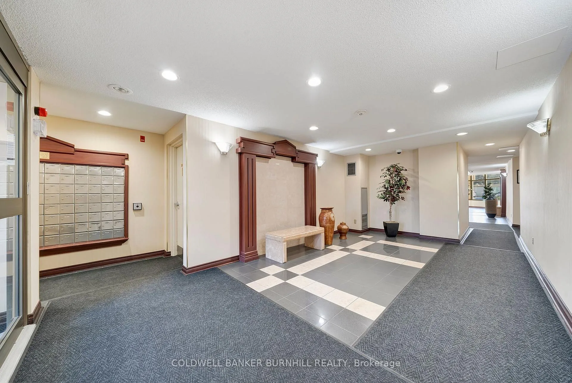 Photo 5 of Unit 112, 495 Highway 8, Hamilton, Stoney Creek — HOMEH