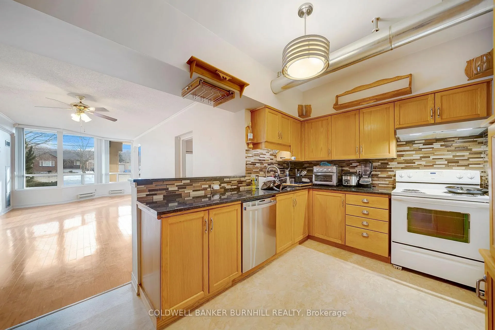 Photo 13 of Unit 112, 495 Highway 8, Hamilton, Stoney Creek — HOMEH