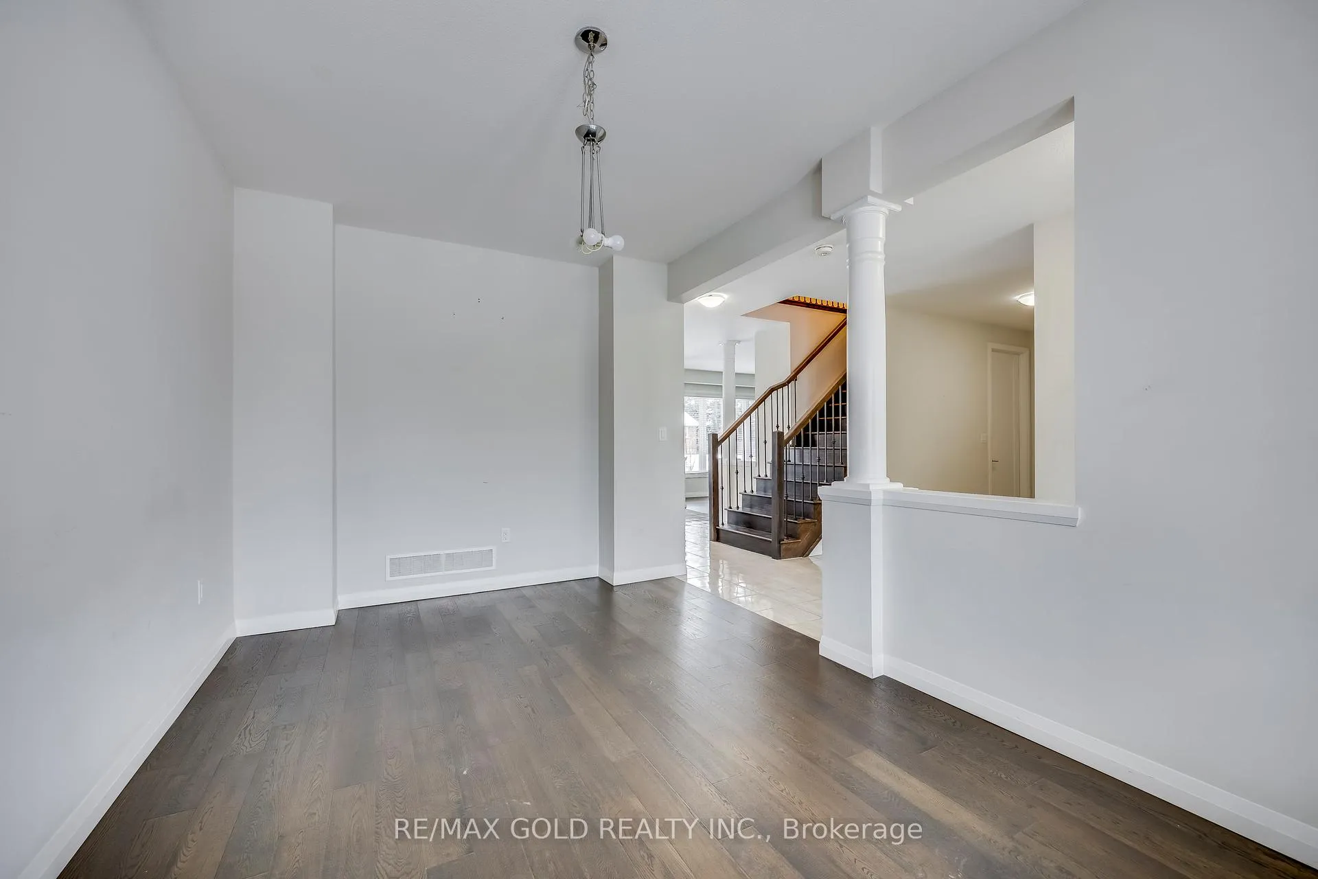 Photo 5 of 56 Lexington Avenue, Hamilton, Stoney Creek Mountain — HOMEH