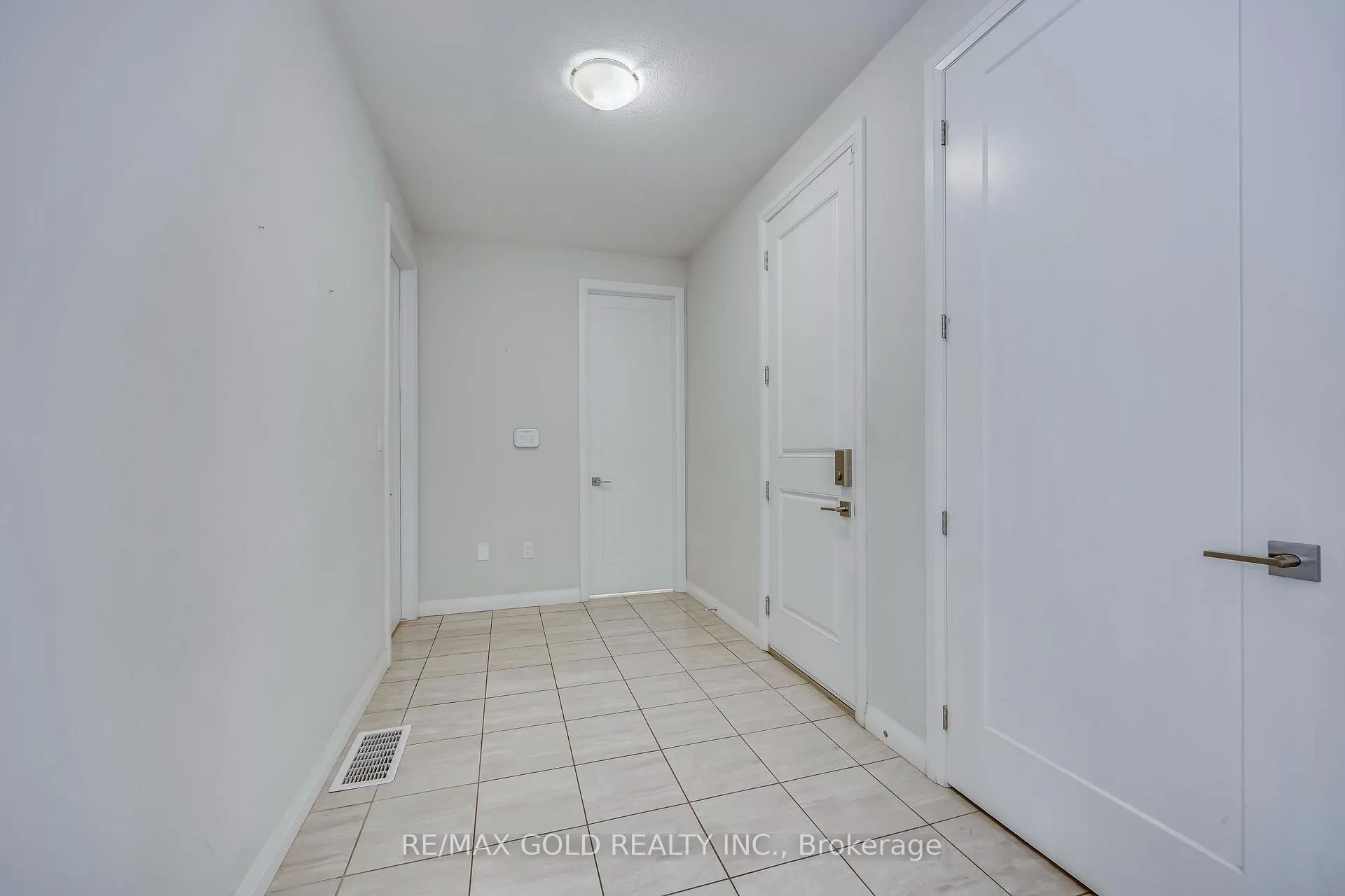 Photo 6 of 56 Lexington Avenue, Hamilton, Stoney Creek Mountain — HOMEH