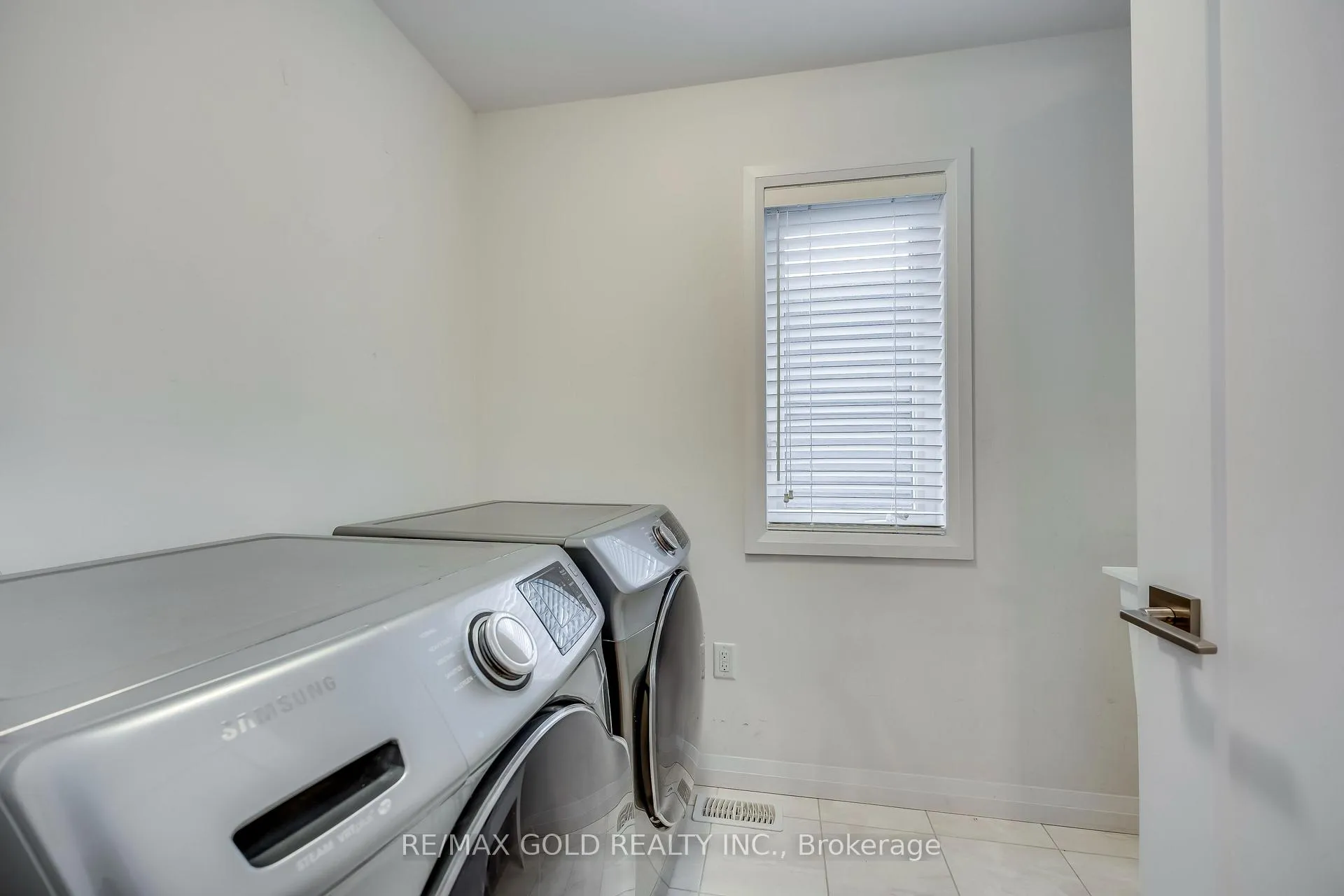 Photo 38 of 56 Lexington Avenue, Hamilton, Stoney Creek Mountain — HOMEH
