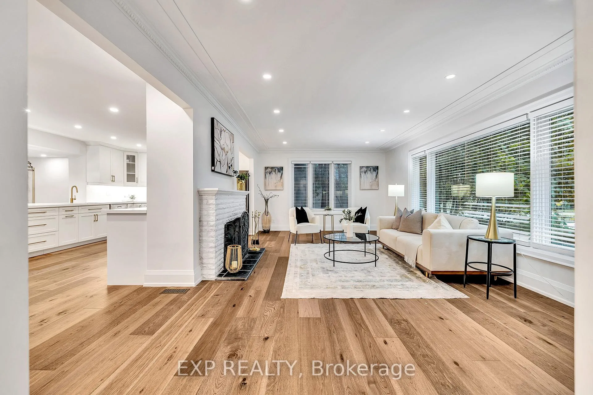Photo 2 of 877 Kingsway Drive, Burlington, LaSalle — HOMEH