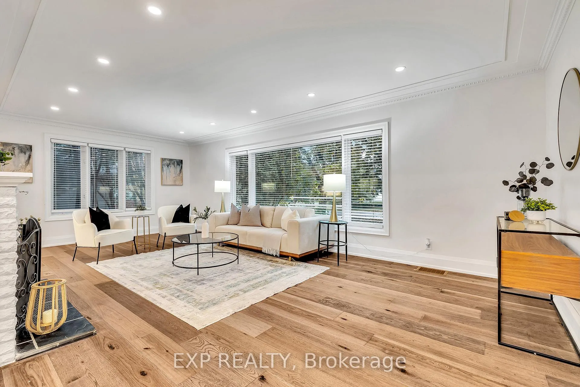 Photo 3 of 877 Kingsway Drive, Burlington, LaSalle — HOMEH
