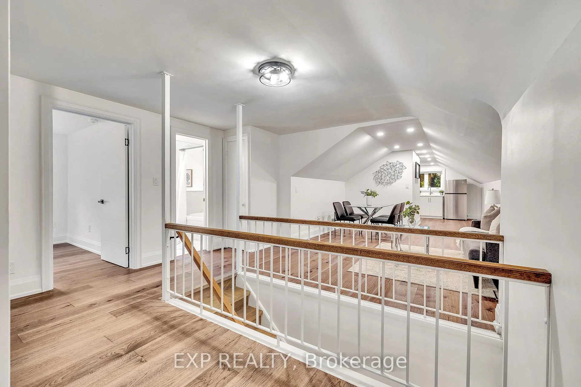 Photo 19 of 877 Kingsway Drive, Burlington, LaSalle — HOMEH