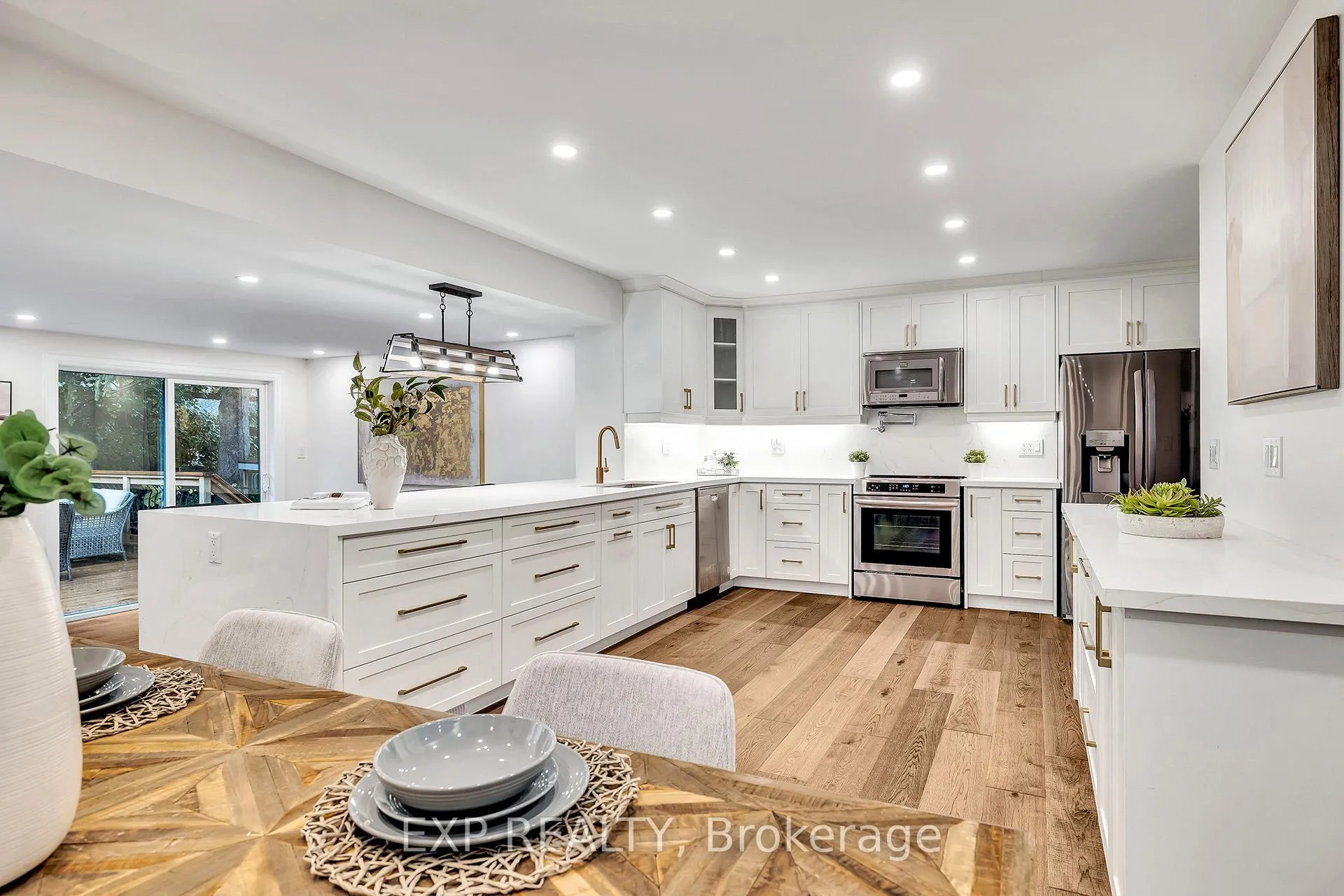 Photo 22 of 877 Kingsway Drive, Burlington, LaSalle — HOMEH
