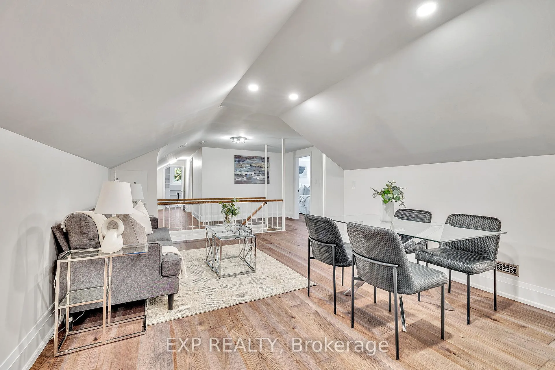 Photo 25 of 877 Kingsway Drive, Burlington, LaSalle — HOMEH