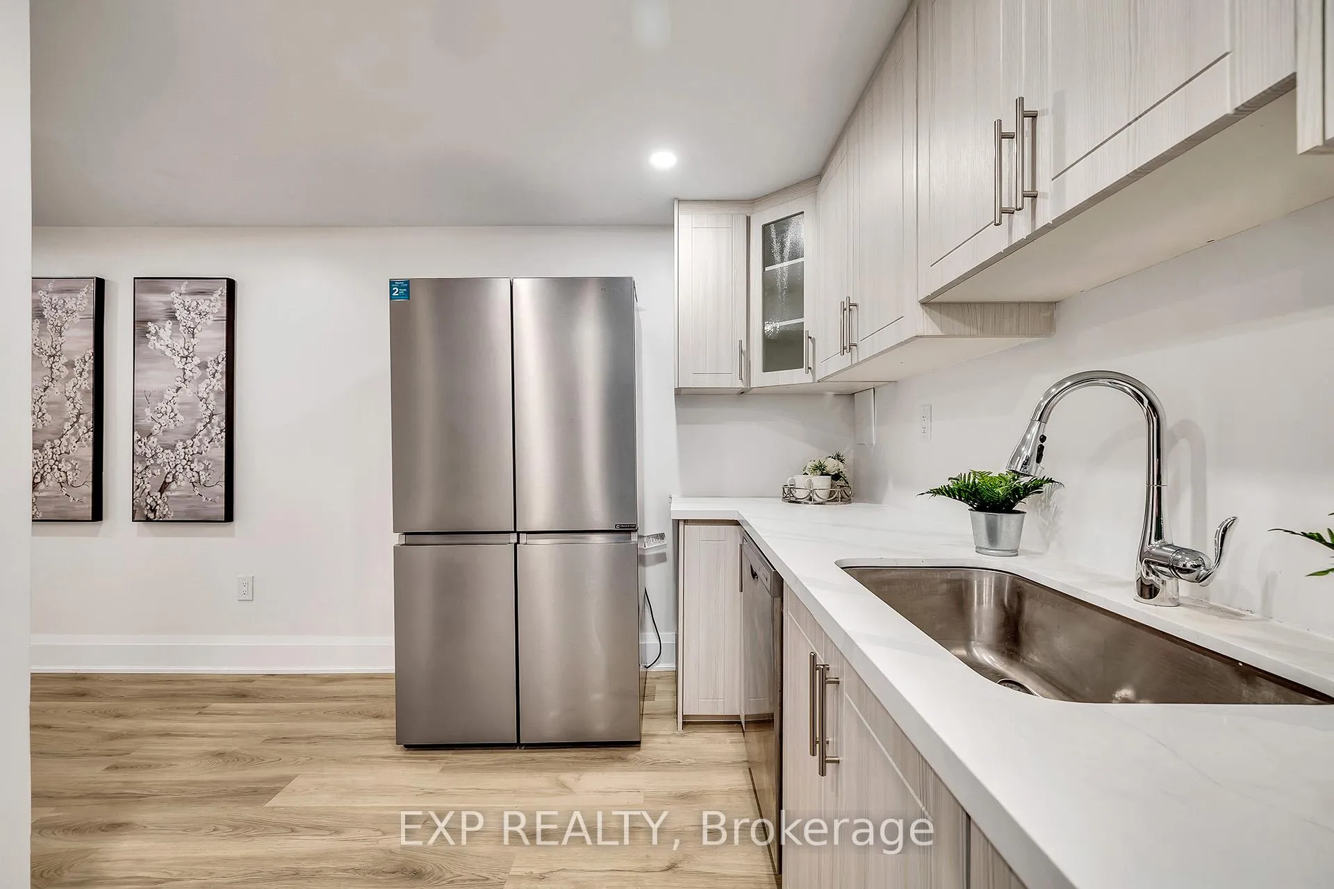Photo 37 of 877 Kingsway Drive, Burlington, LaSalle — HOMEH