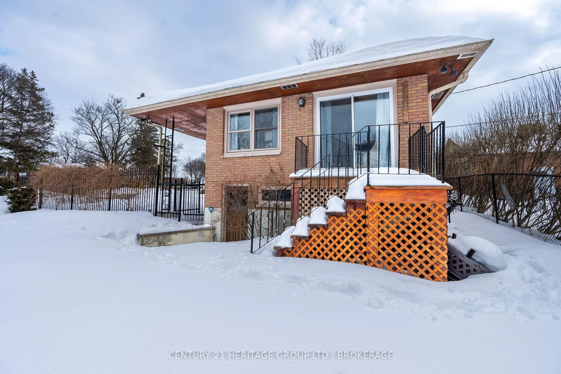 Photo 6 of 74 McMichael Street, Kingston, West of Sir John A. Blvd — HOMEH