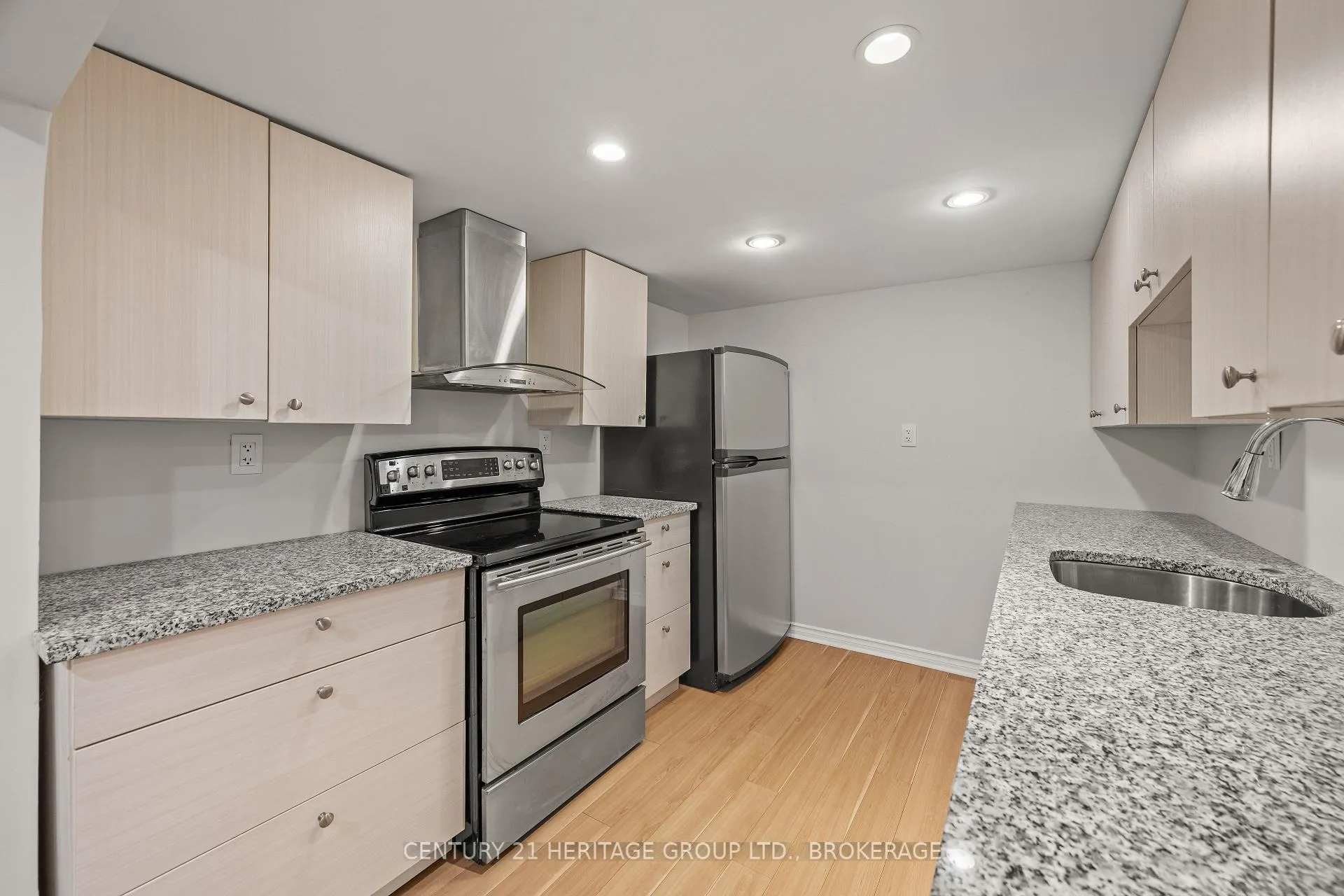 Photo 41 of 74 McMichael Street, Kingston, West of Sir John A. Blvd — HOMEH