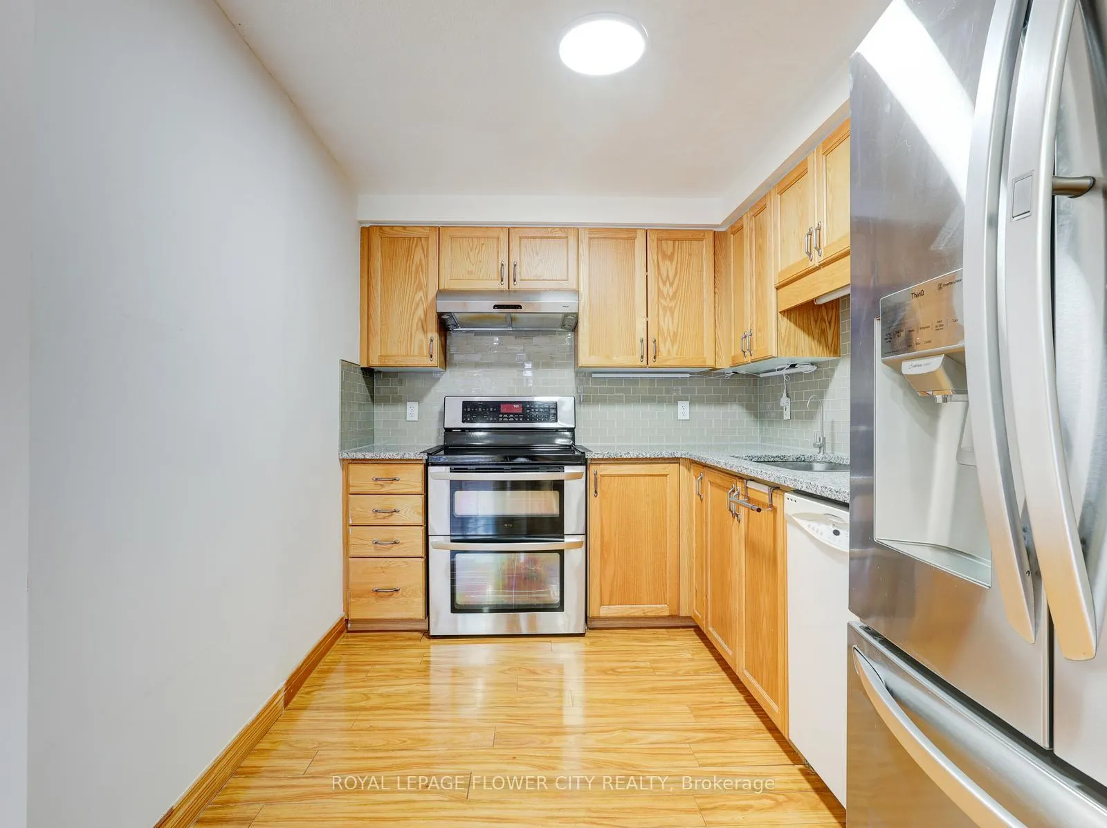 Photo 13 of 128 Donnenwerth Drive, Kitchener — HOMEH